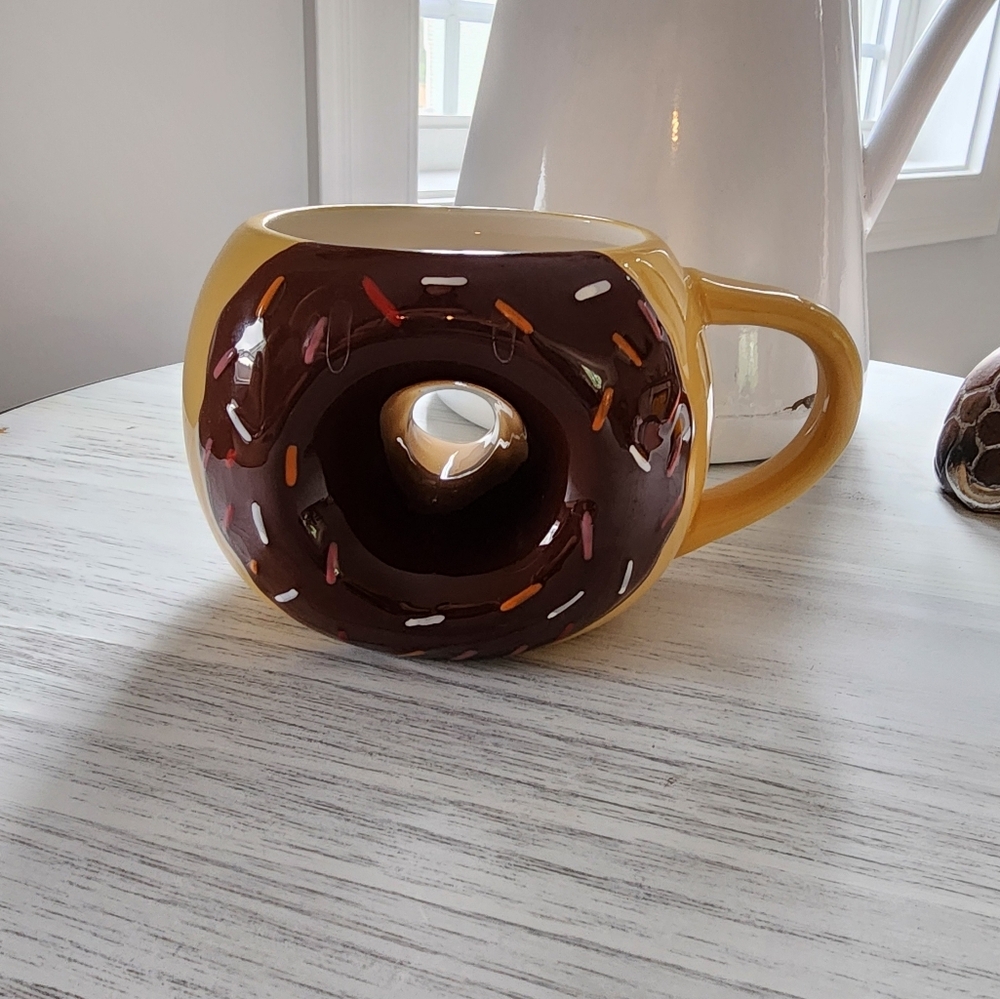 Tag Donut Mug Chocolate Glaze w/ Sprinkles Novelty Coffee Cup